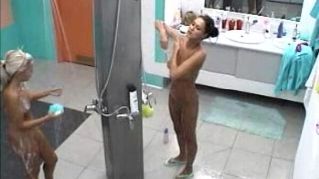 Big Brother 4 Poland - Paulina W, Kasia S Nude - shower (2007)