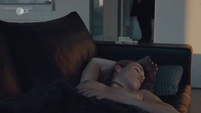 Laura Egger Nude - Laim und die Tote im Teppich (2020) HD 720p Watch Online / Лора Эггер