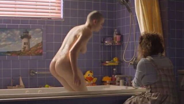 Джоуи Кинг (Joey King nude scenes in "The Act" s01e04 2019)