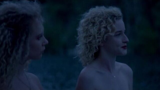 Juno Temple, Julia Garner Nude - One Percent More Humid (US 2017) Watch / Джуно Темпл, Джулия Гарнер - Повышение влажности