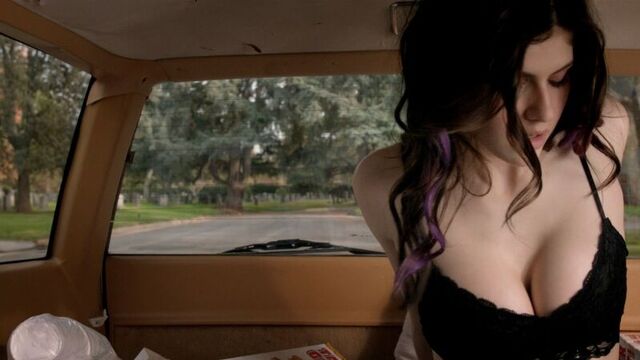 Natural tits Alexandra Daddario ( Александра Даддарио ) naked sex scenes
