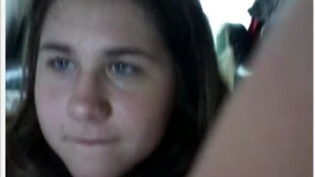Девочка палит лицо и грудь Videochatru Ometv Omegle Webcam