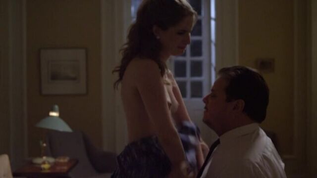 Julia Lund Nude - Ninguem Ama Ninguem... Por Mais de Dois Anos (2015)