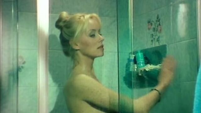 Gloria Guida, Donatella Damiani etc. Nude - La liceale seduce i professori (IT 1979) Watch Online