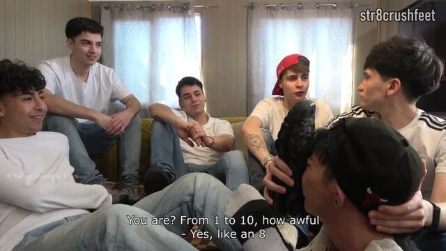 [Str8crushfeet] 7 privileges that young and handsome men have over others Hottest Barefoot on jeans buffet David, Kent, Rehus, T