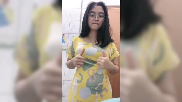 Viral Miss Piyu daster Kuning