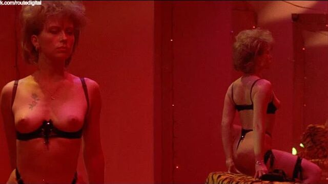 Sherilyn Fenn, Lois Chiles, Britney Marsh Nude - Diary of a Hitman (1991) HD 1080p BluRay