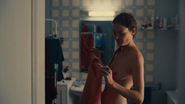 Vicky Krieps Nude - Serre moi fort (2021) HD 1080p Watch Online / Вики Крипс - Обними меня крепче