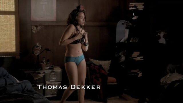 Jessica Parker Kennedy Sexy - The Secret Circle (2011) s01e02