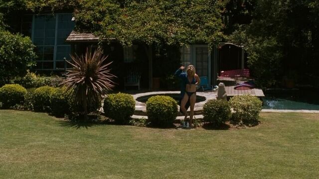 Katherine LaNasa Sexy - Valentine's Day (2010)