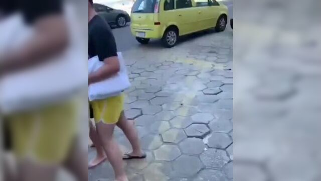 Alex Turner and Louise Verneuil waiting for a car. Rio, 04.04.2019