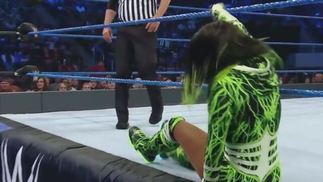 Wrestling Online: Amazing botch by Naomi Natalya at WWE Backlash 2016