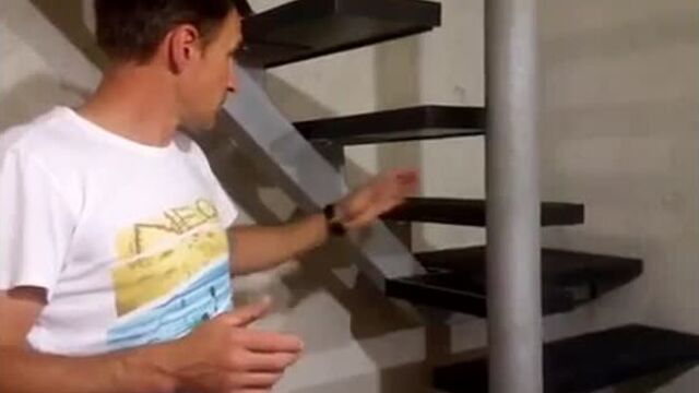Очень простая лестница домой на металокаркасе . jxtym ghjcnfz ktcnybwf ljvjq yf vtnfkjrfhrfct .