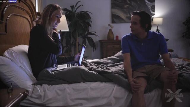 Ophelia Kaan, Ricky Spanish Building Up Mom