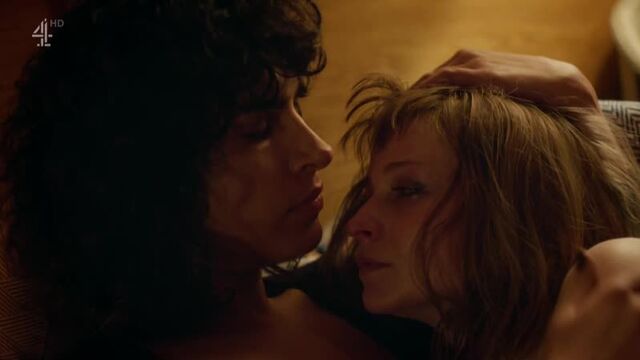 Desiree Akhavan, Niamh Algar Nude - The Bisexual s01e04 (2018) HD 1080p Watch Online