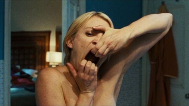 Amy Smart Nude - Mirrors (2008) LQ