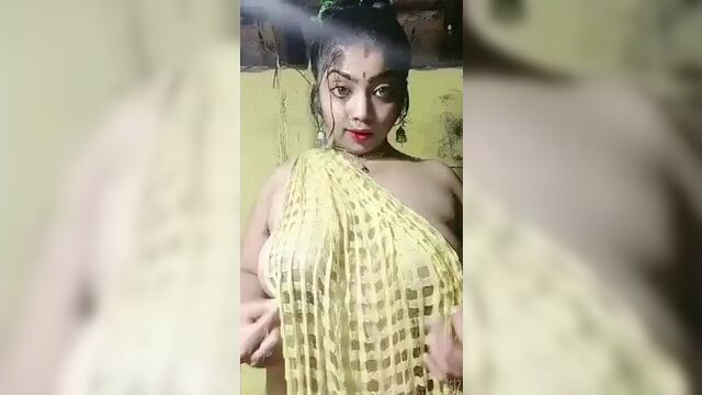 Beautiful Indian Chubby Girl - XVIDEOS.COM.mp4