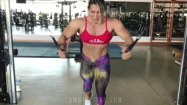 BRAZILIAN FEMALE MASS MONSTER BODYBUILDER (Leyvina Barros)