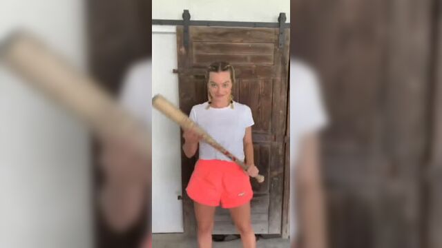 Boss Bitch Fight Challenge | Ролик Зои Белл