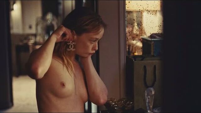 Сюзанна Сон (Suzanna Son nude scenes in "The Idol" s01e02 2023)
