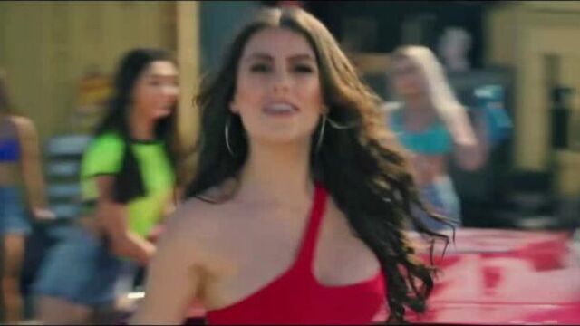 Madisyn Shipman - Flying Solo