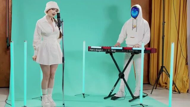 Bella Poarch - Build a Bitch (Live cover by Ana Whiterose)(1080P_HD).mp4