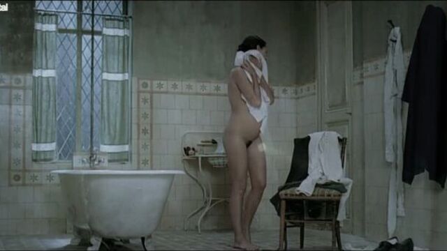 Virginie Ledoyen Nude - Saint Ange (FR-2004) HD 1080p BluRay Watch Online / Виржини Ледуайен - Сэнт Анж