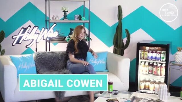 » Эбигейл Коуэн в студии Hollywire | 2019 (rus sub)