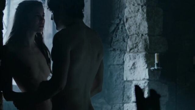 Шарлотта Хоуп (Charlotte Hope nude scenes in "Game of Thrones" s05e05 2015)