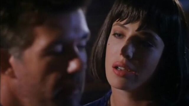Helen Slater Nude, Kelly LeBrock (nn) - Betrayal of the Dove (1993) Watch / Хелен Слейтер, Келли Леброк - Предательство голубки