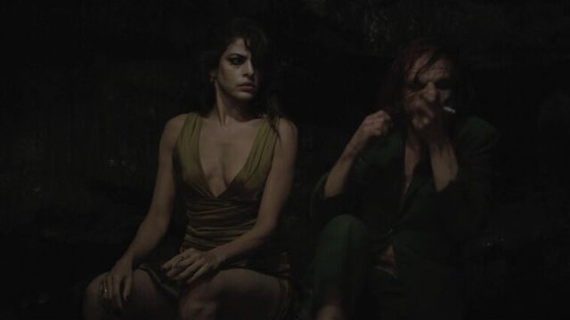 Eva Mendes Nude - Holy Motors (2012) HD 1080p Watch Online / Ева Мендес - Корпорация «Святые моторы»