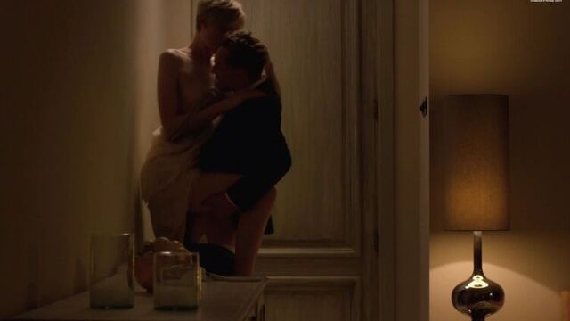 Элизабет Дебики (Elizabeth Debicki nude scenes in "The Night Manager" 2016)