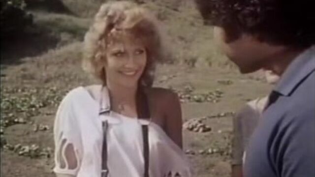 Ginger Lynn Allen Lois Ayres Bunny bleu in classic fuck