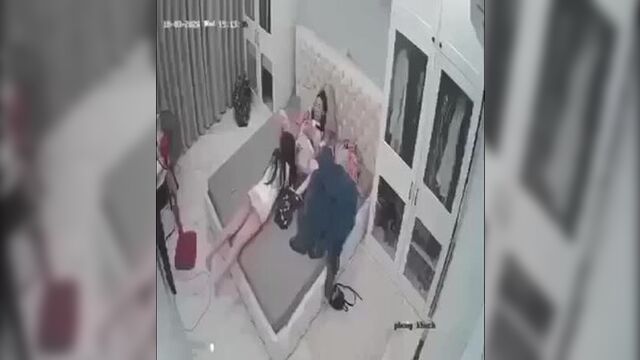 Clip Bé Trai Bị Mẹ Ấu Dâm Tại Hải Phòng 2020 » SOIKEOFC.mp4