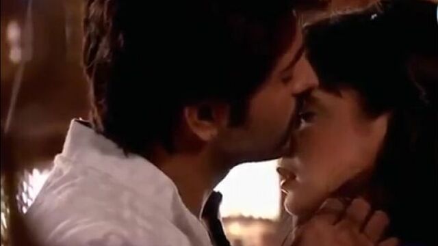 Sanaya Irani Hot Navel Touched, Kiss and Smooch Scene (1)