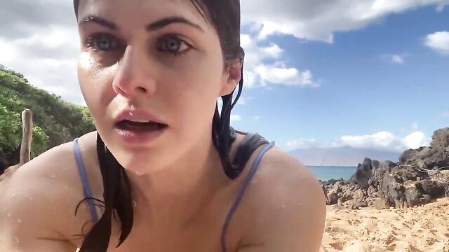 Alexandra Daddario nude
