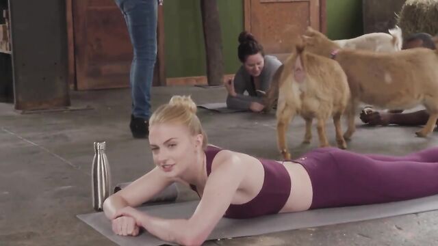 Sophie Turner nude