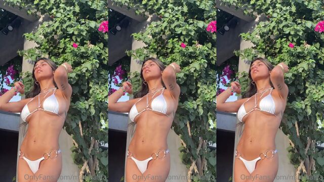 Mia Khalifa nude