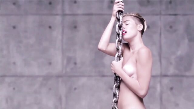 Miley Cyrus nude