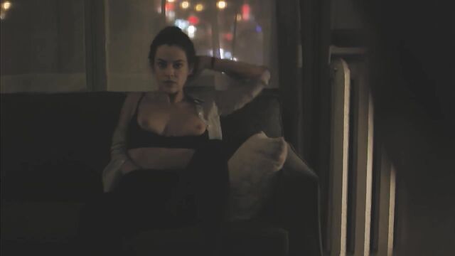 Riley Keough nude