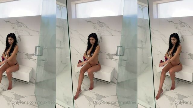 Mia Khalifa nude