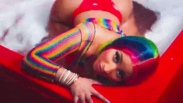 Nicki Minaj nude