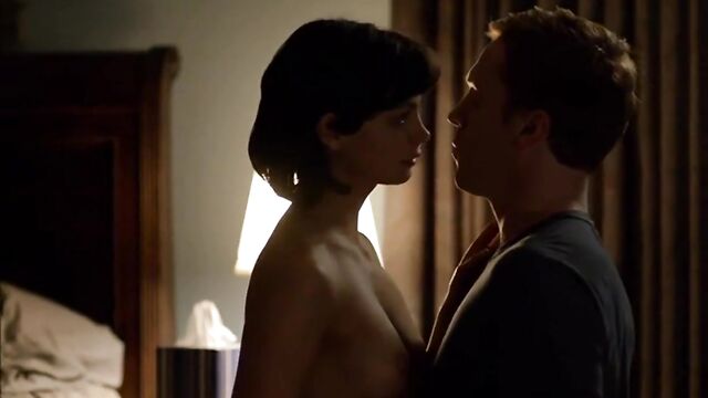 Morena Baccarin nude
