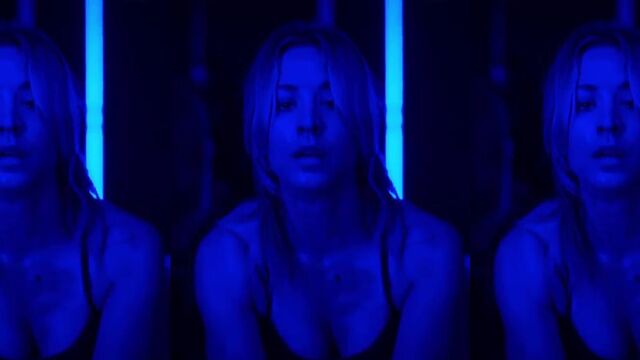 Kaley Cuoco nude