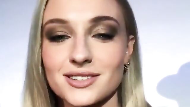 Sophie Turner nude