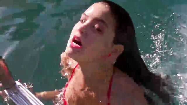 Phoebe Cates nude