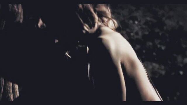 Gillian Anderson nude