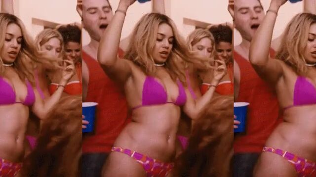 Vanessa Hudgens nude