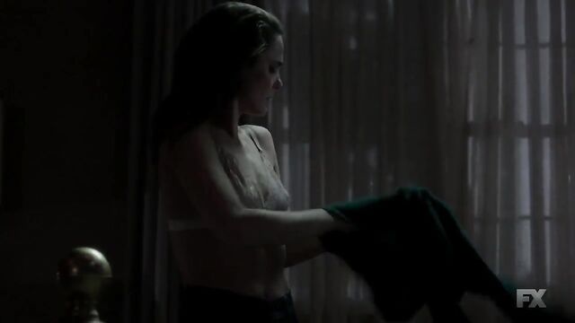 Keri Russell nude