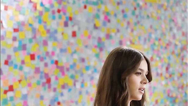Hailee Steinfeld nude